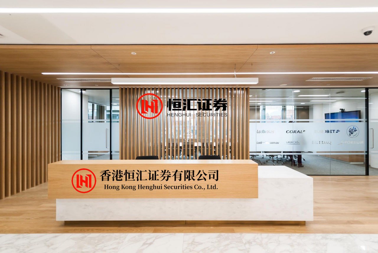 盈顺配资平台 曾国藩有一次接到六弟曾国华的信，信中有一句话让曾国藩又好气又好笑，马上回了一封信，句句都点在要害上，对现代人都有用。曾国华说的是他童生考试失利，抱怨自己命不好。曾国藩直截了当敲打曾国华，真正的君子，不会为一次挫折、一己的得失纠结，该操心的是自己德行没修好、学问没做成，还有身边人的疾苦。...